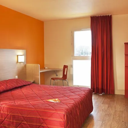 Premiere Classe Paris Ouest - - La Defense