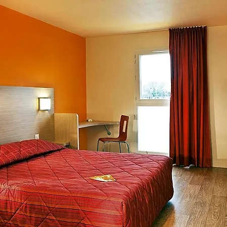 Premiere Classe Paris Ouest - - La Defense Hotel