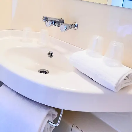 Hotel Premiere Classe Paris Ouest - - La Defense 2*