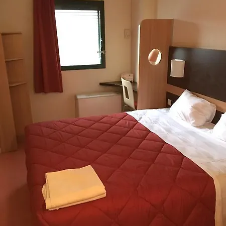 Premiere Classe Paris Ouest - - La Defense