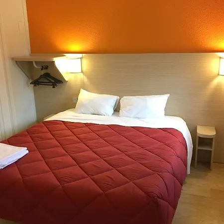 Premiere Classe Paris Ouest - - La Defense Hotel