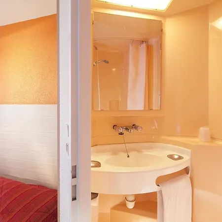 Hotel Premiere Classe Paris Ouest - - La Defense 2*